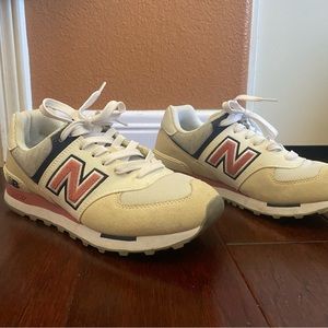 New Balance 574 (size 8)